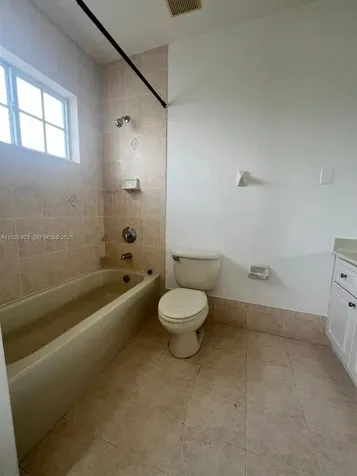 7281 NW 174th Terrace Hialeah FL 33015