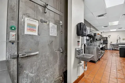 Fully Turnkey Restaurant For Sale In The Heart Of Pinecrest Pinecrest FL 33156