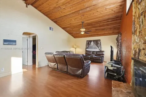 8213 Cassia Terrace Tamarac FL 33321