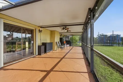 8213 Cassia Terrace Tamarac FL 33321