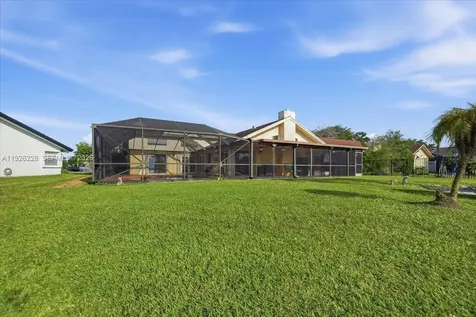 8213 Cassia Terrace Tamarac FL 33321