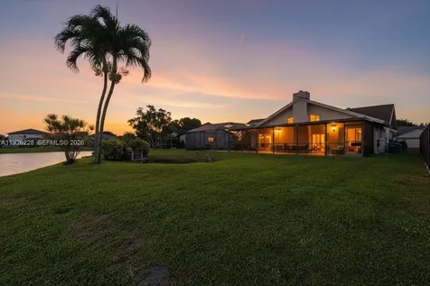 8213 Cassia Terrace Tamarac FL 33321