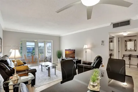 4806 NW 36th Street Lauderdale Lakes FL 33319