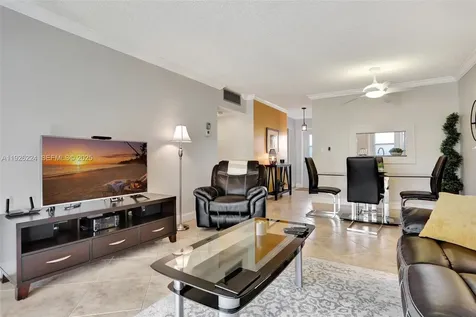 4806 NW 36th Street Lauderdale Lakes FL 33319