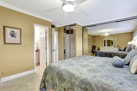4806 NW 36th Street Lauderdale Lakes FL 33319