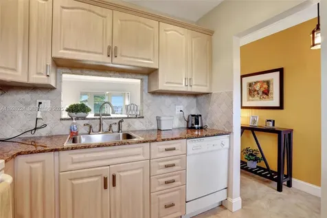 4806 NW 36th Street Lauderdale Lakes FL 33319
