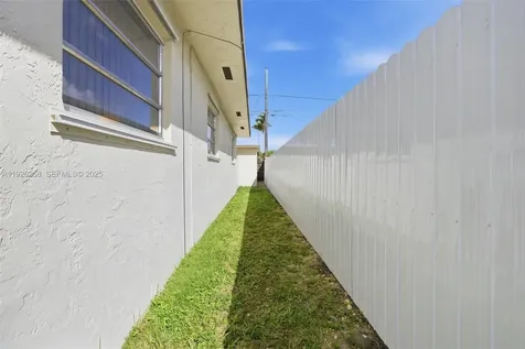 10551 SW 27th Street Miami FL 33165