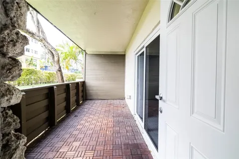 8305 SW 72nd Avenue Miami FL 33143