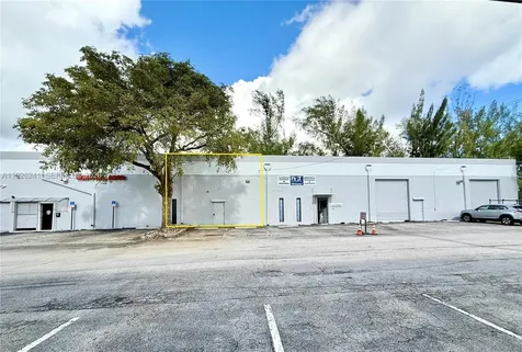 1020 NW 1st Court Hallandale Beach FL 33009