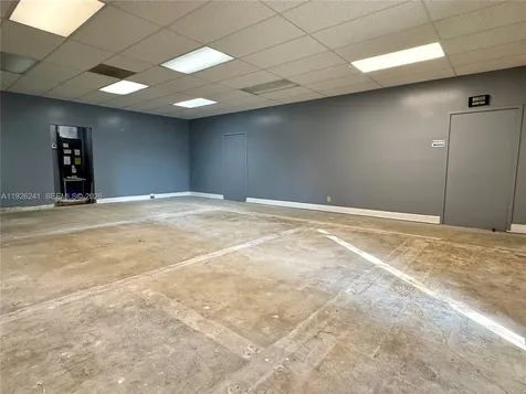 1020 NW 1st Court Hallandale Beach FL 33009