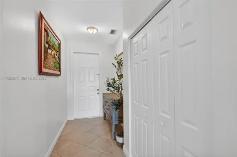 418 N Federal Highway Lake Worth FL 33460