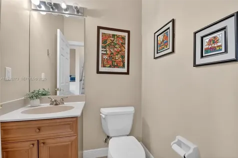 418 N Federal Highway Lake Worth FL 33460