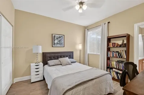 418 N Federal Highway Lake Worth FL 33460