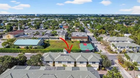 418 N Federal Highway Lake Worth FL 33460