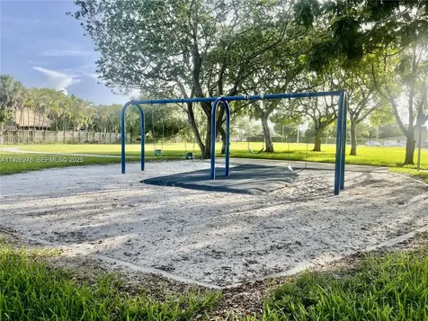 7250 SW 94th Place Miami FL 33173