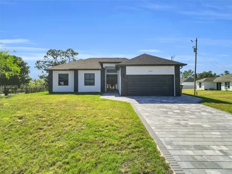 2250 10th Terrace Lehigh Acres FL 33936
