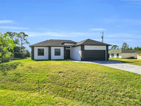 2250 10th Terrace Lehigh Acres FL 33936