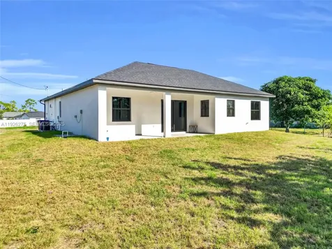 2250 10th Terrace Lehigh Acres FL 33936