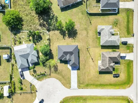 2250 10th Terrace Lehigh Acres FL 33936