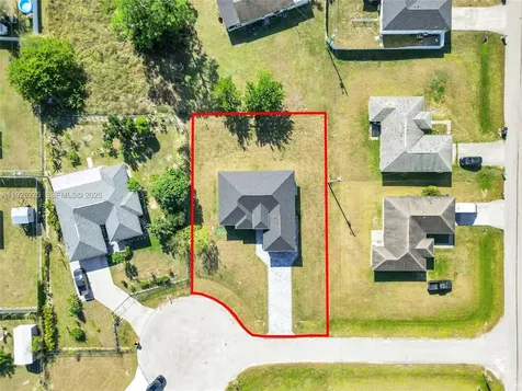 2250 10th Terrace Lehigh Acres FL 33936