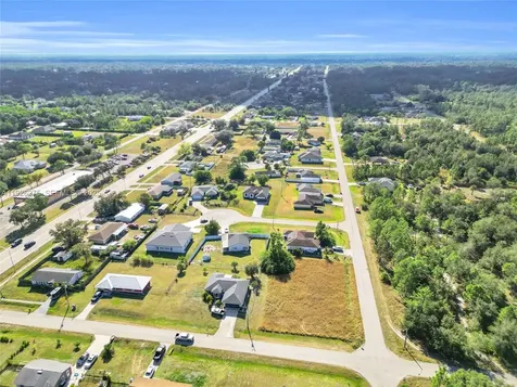 2250 10th Terrace Lehigh Acres FL 33936