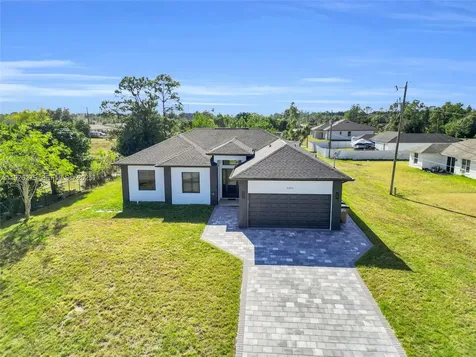 2250 10th Terrace Lehigh Acres FL 33936