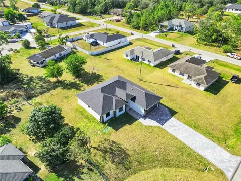 2250 10th Terrace Lehigh Acres FL 33936