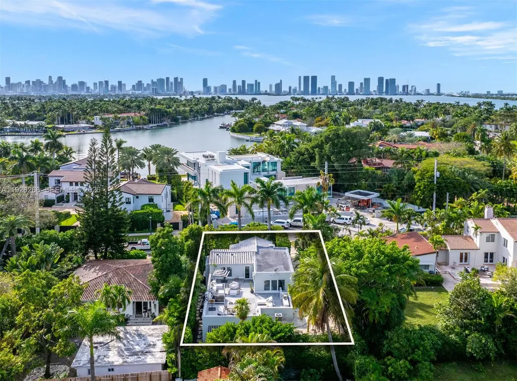 2729 N Bay Road Miami Beach FL 33140