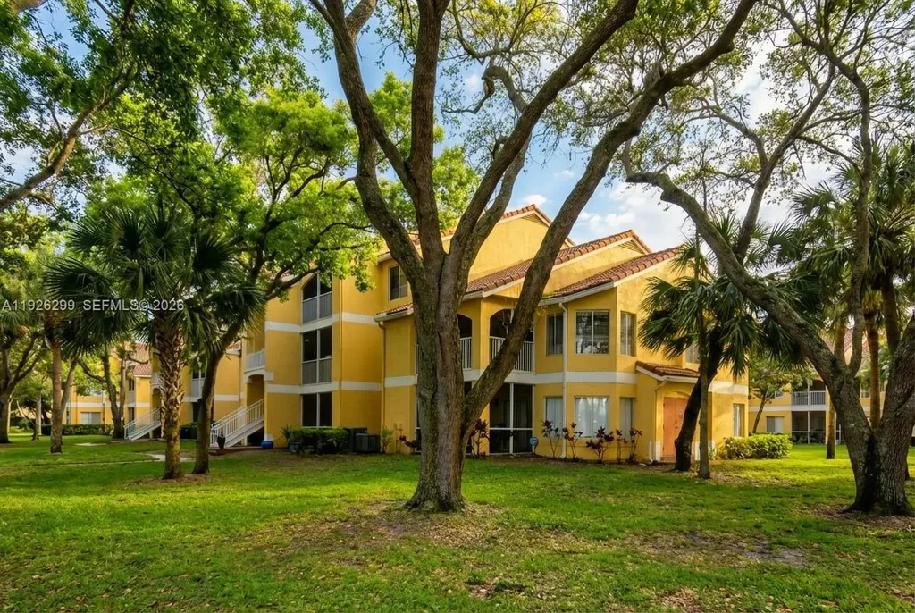 2420 NW 33rd Street Oakland Park FL 33309