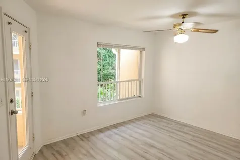 2420 NW 33rd Street Oakland Park FL 33309
