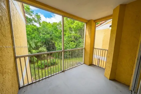 2420 NW 33rd Street Oakland Park FL 33309