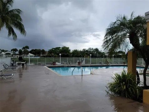 2420 NW 33rd Street Oakland Park FL 33309