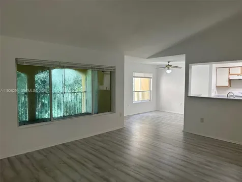 2420 NW 33rd Street Oakland Park FL 33309