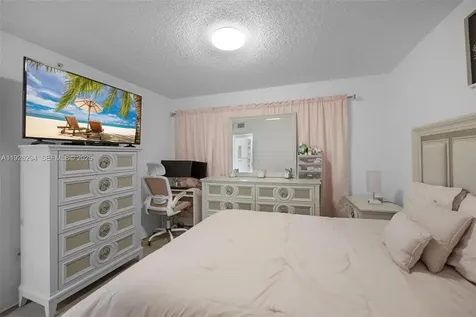900 SW 142nd Avenue Pembroke Pines FL 33027