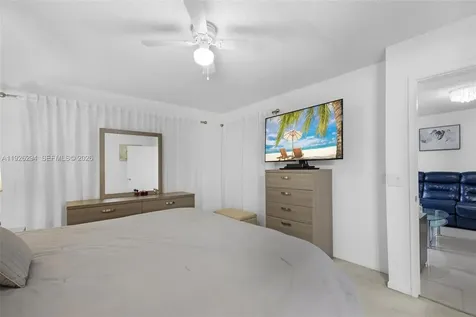 900 SW 142nd Avenue Pembroke Pines FL 33027