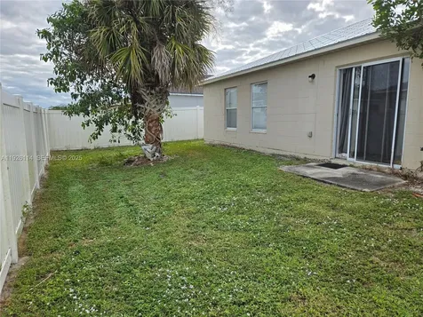 4876 30th Avenue Vero Beach FL 32967