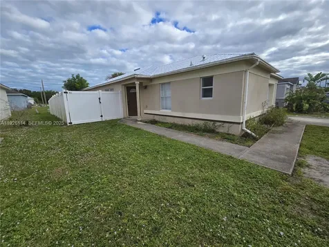 4876 30th Avenue Vero Beach FL 32967