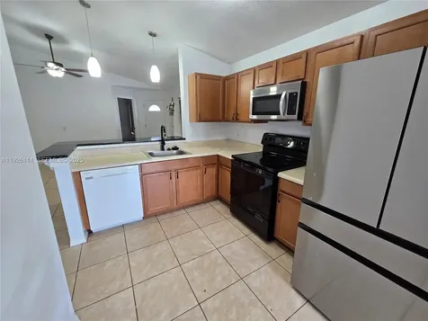 4876 30th Avenue Vero Beach FL 32967