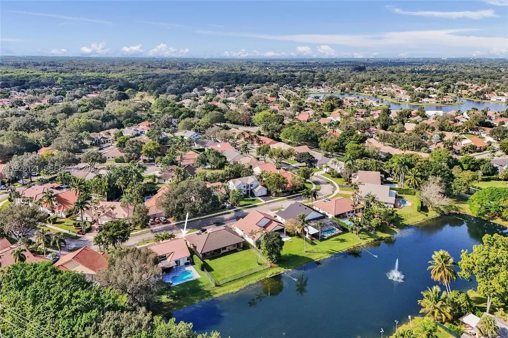 3071 Perriwinkle Circle Davie FL 33328