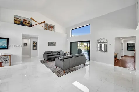 3071 Perriwinkle Circle Davie FL 33328