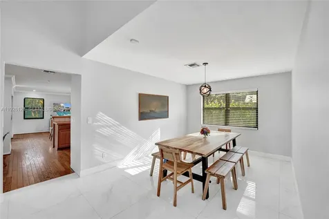 3071 Perriwinkle Circle Davie FL 33328