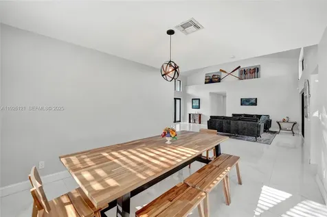 3071 Perriwinkle Circle Davie FL 33328