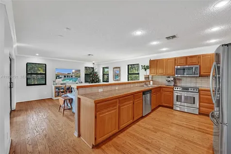 3071 Perriwinkle Circle Davie FL 33328