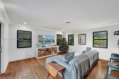 3071 Perriwinkle Circle Davie FL 33328