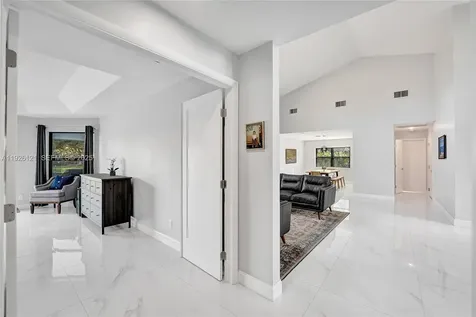 3071 Perriwinkle Circle Davie FL 33328