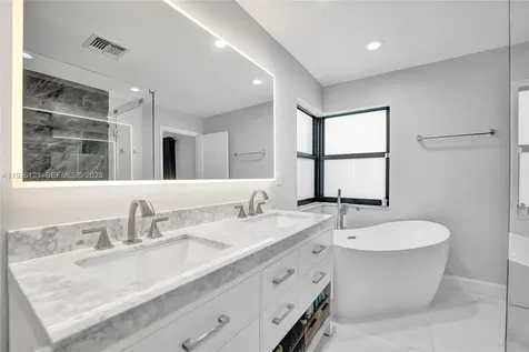3071 Perriwinkle Circle Davie FL 33328
