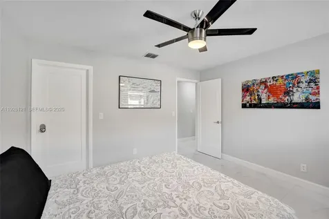 3071 Perriwinkle Circle Davie FL 33328
