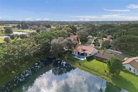 3071 Perriwinkle Circle Davie FL 33328