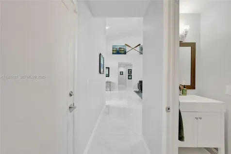 3071 Perriwinkle Circle Davie FL 33328