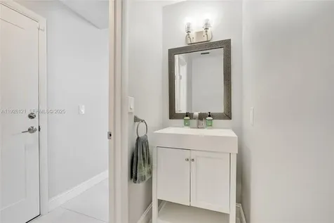 3071 Perriwinkle Circle Davie FL 33328